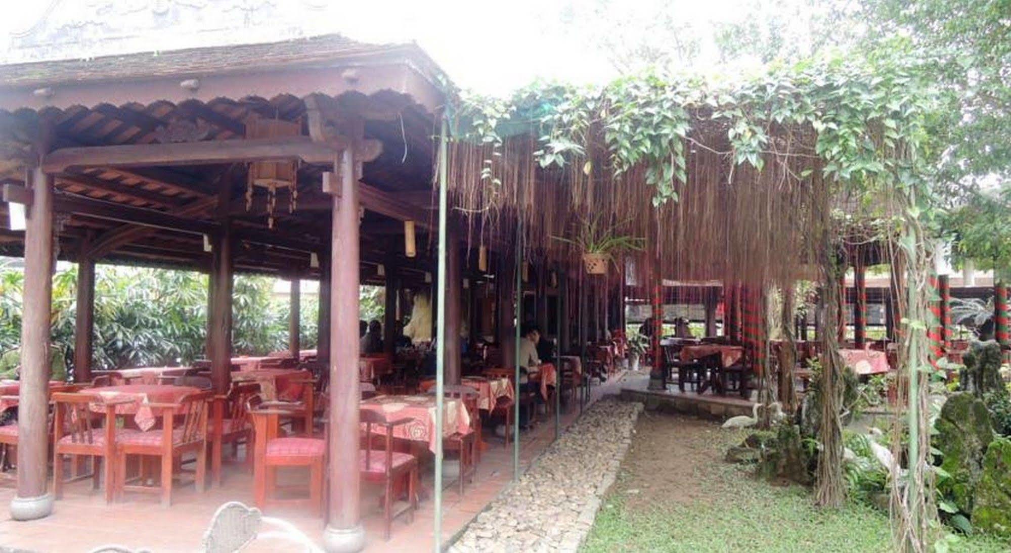 Thanh Noi Hotel Hue Exterior photo